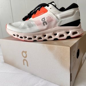 On Cloudstratus 3 Mens Size 10